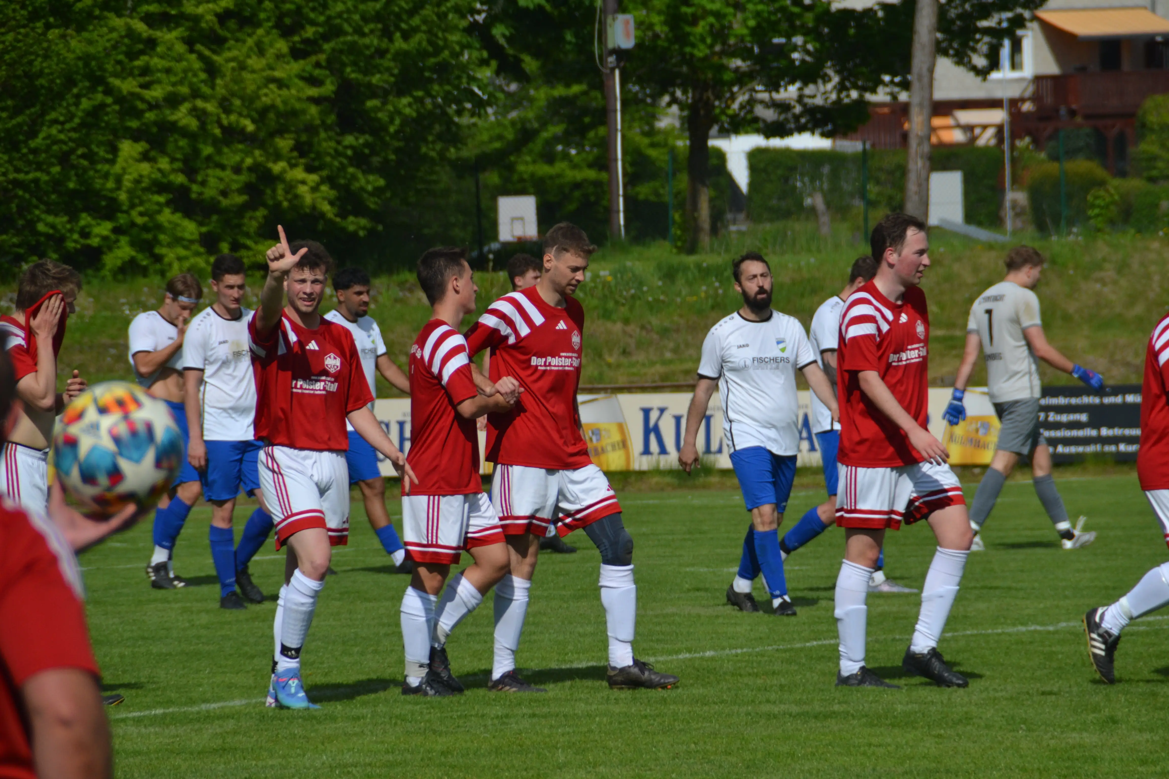fc-eintracht-münchberg-2-spielszene-torjubel-horn