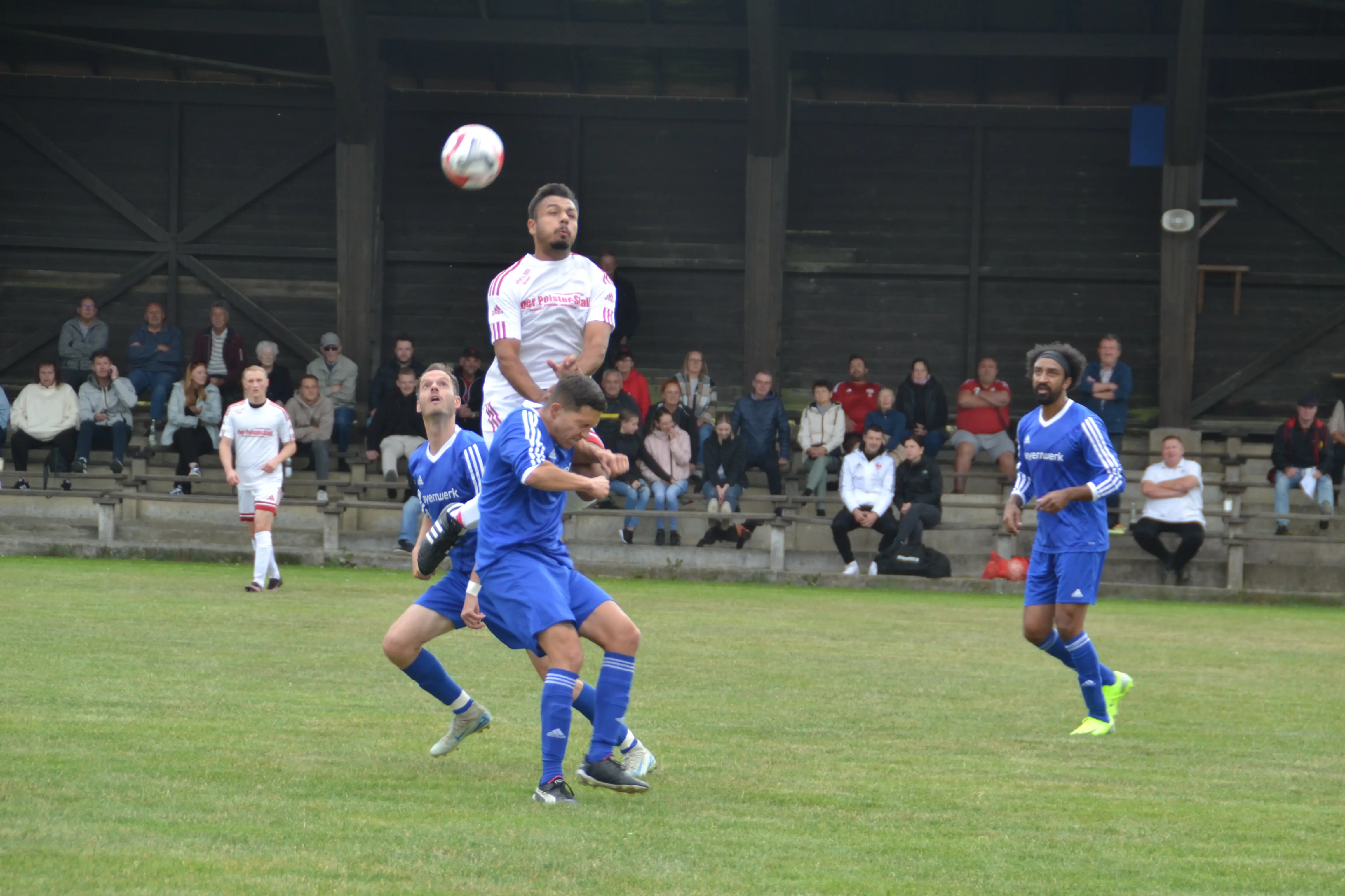 tsv-presseck-enchenreuth-spielszene-zweikampf-milenko