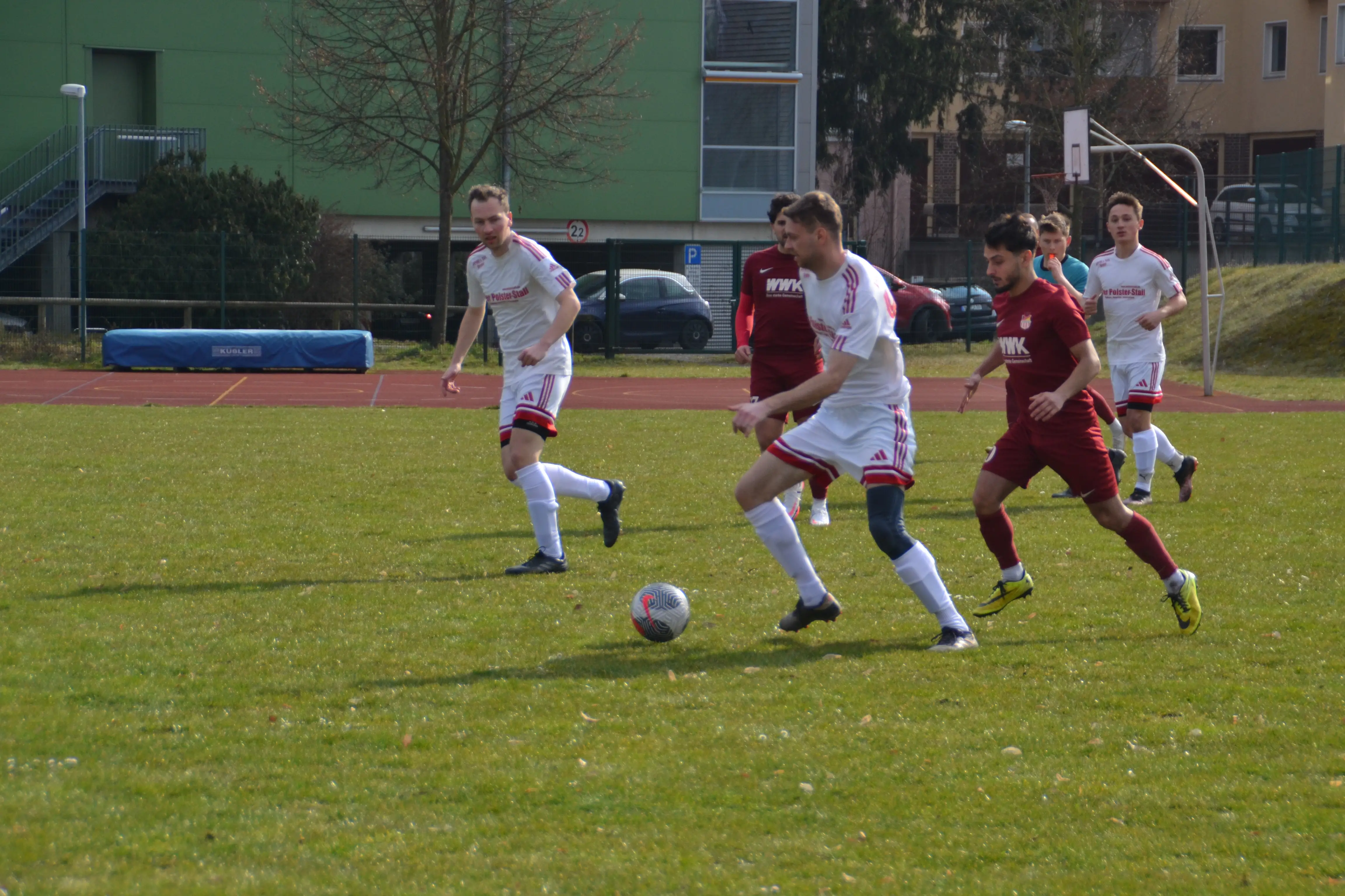 fc-türk-hof-spielszene-alex-sven-im-angriff