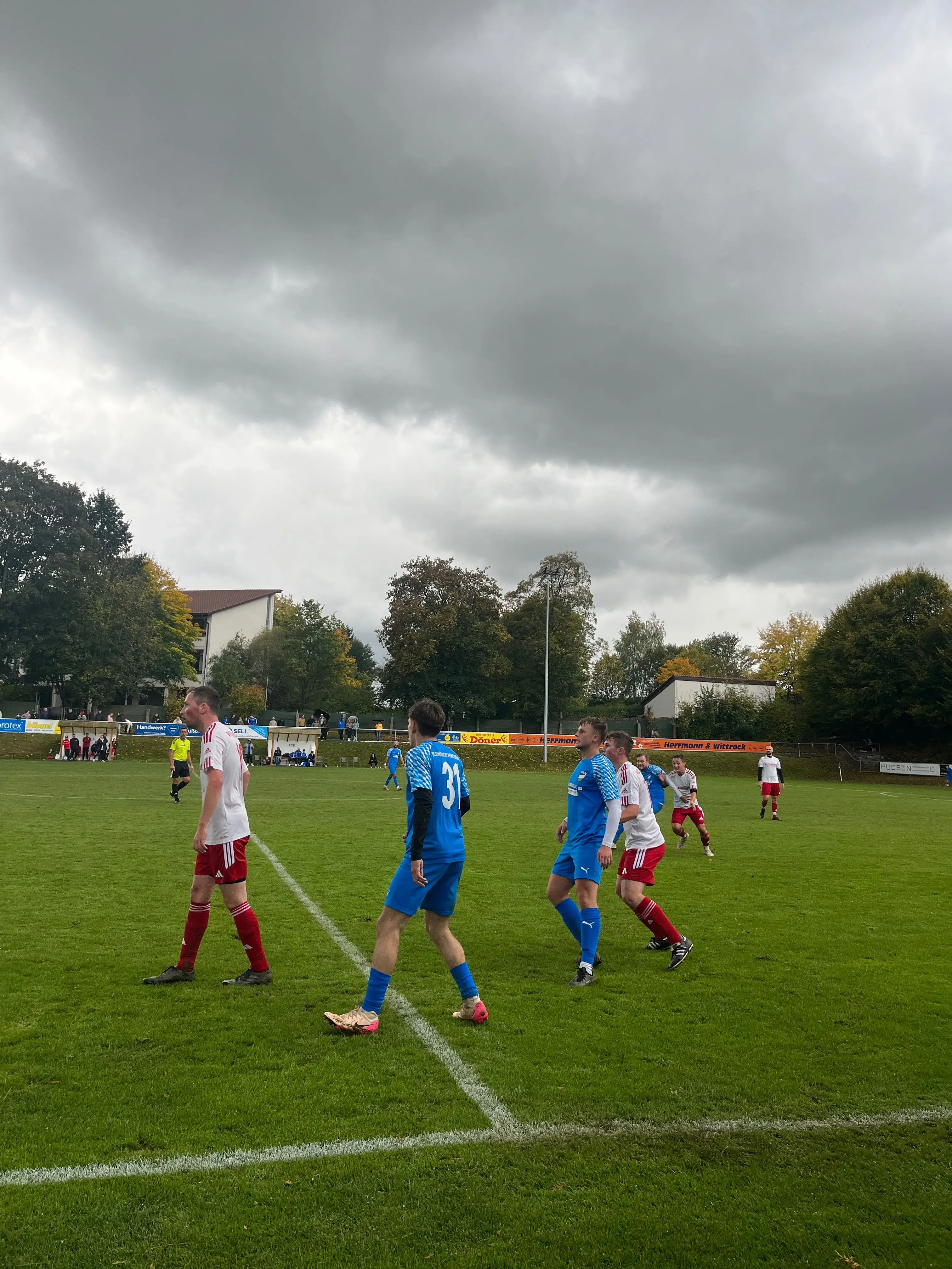 fc-eintracht-münchberg-2-spielszene-einwurf
