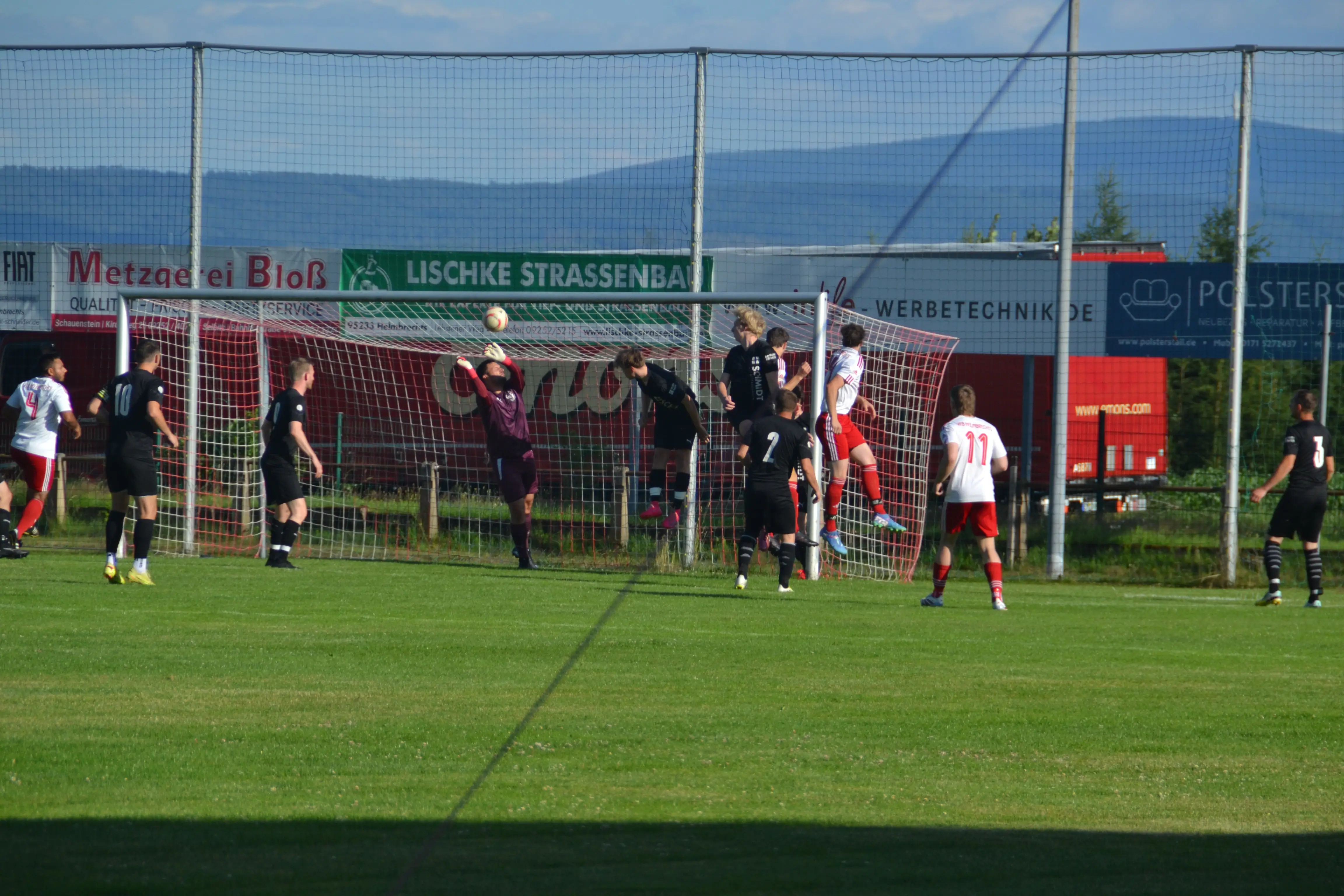 sg-höllental-saaletal-spielszene-kopfball-andi