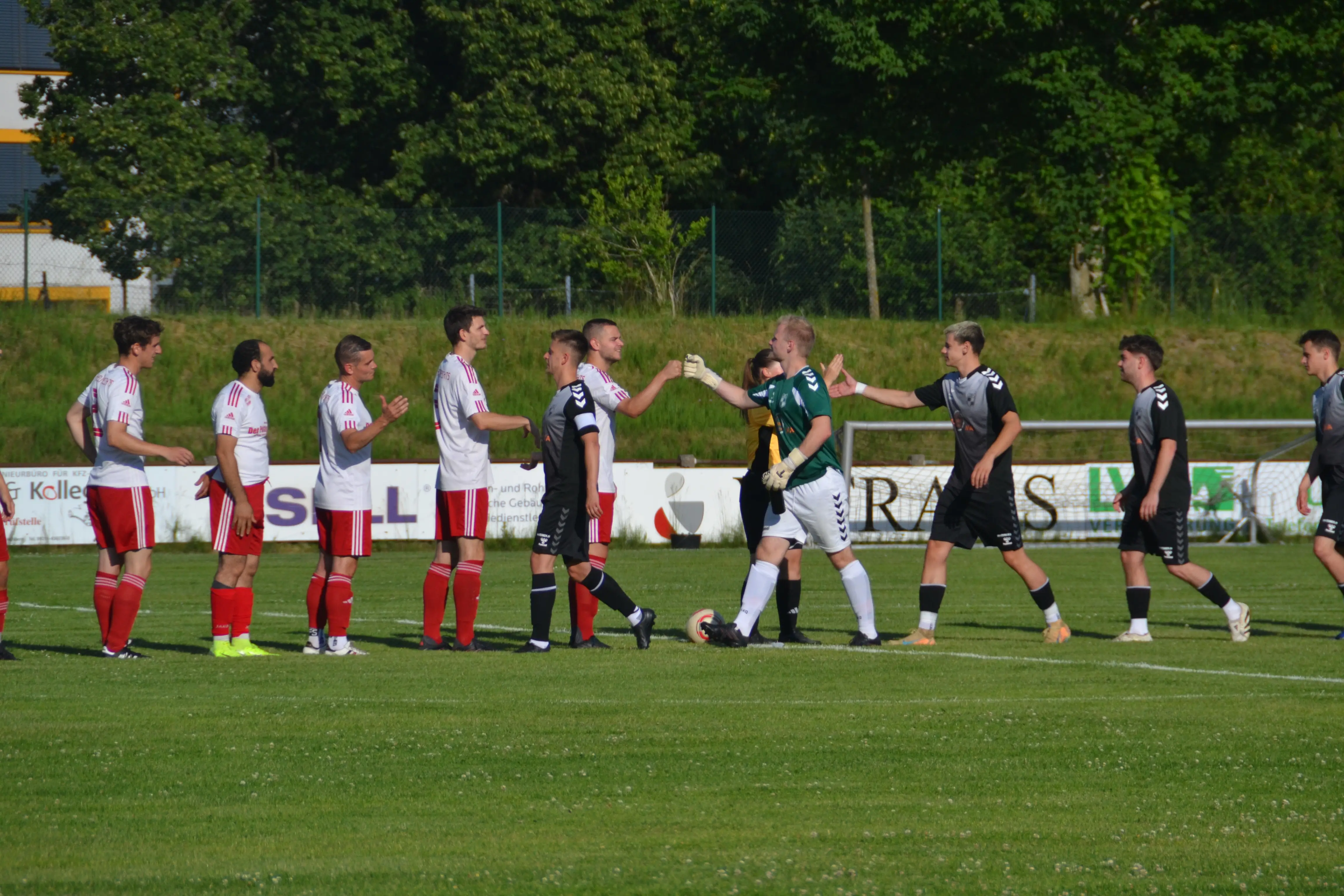 fsv-naila-spielszene-begrüßung