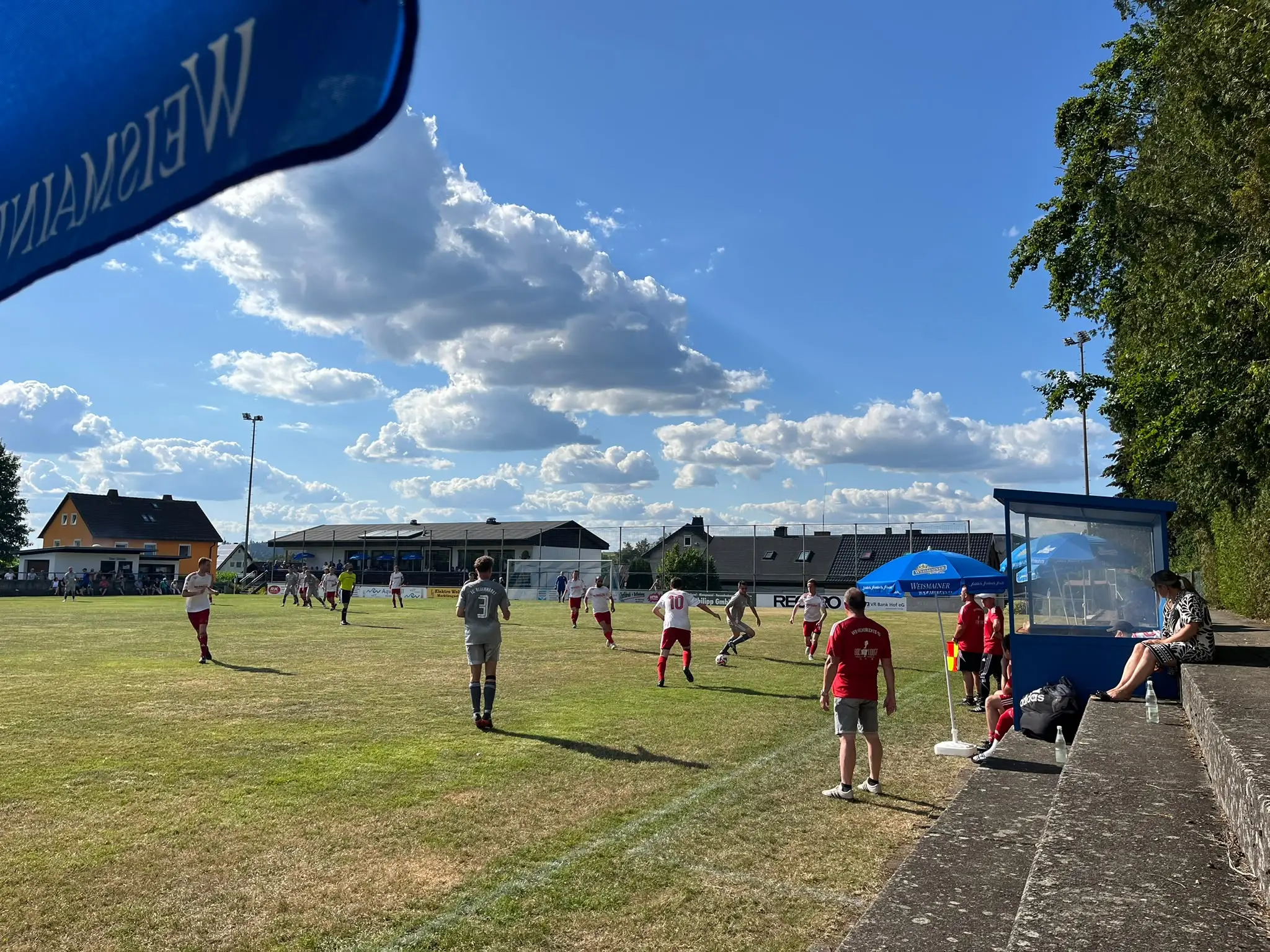 fc-neuenmarkt-spielszene-rothosen
