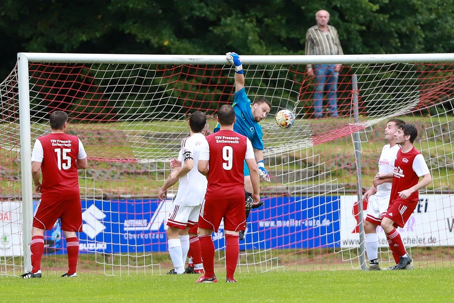 tsv-presseck-enchenreuth-spielszene-gästetor-ist-wie-vernagelt