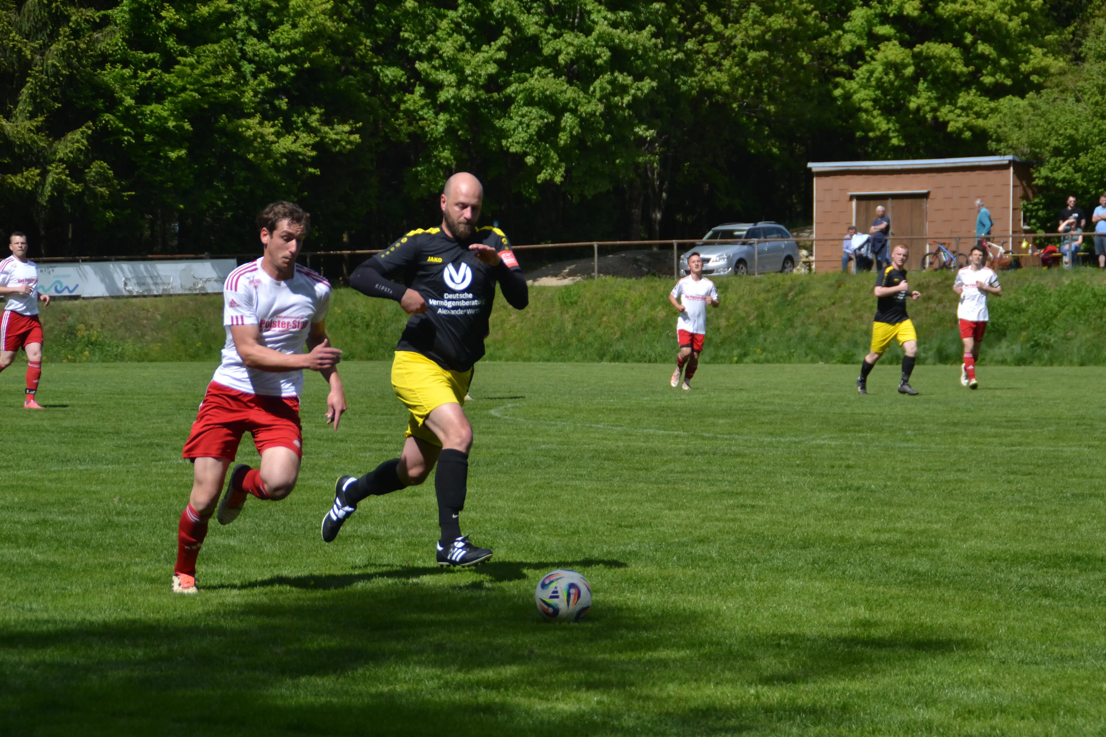 fc-wüstenselbitz-spielszene-zweikampf-joe